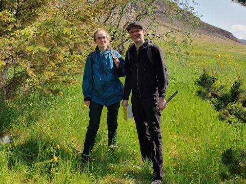 Hatching traps to find out more about their distribution and habitat. Nína Guðrún Baldursdóttir and Rafn Sigurðsson by the traps set up in Neðra-Háls in Kjós.